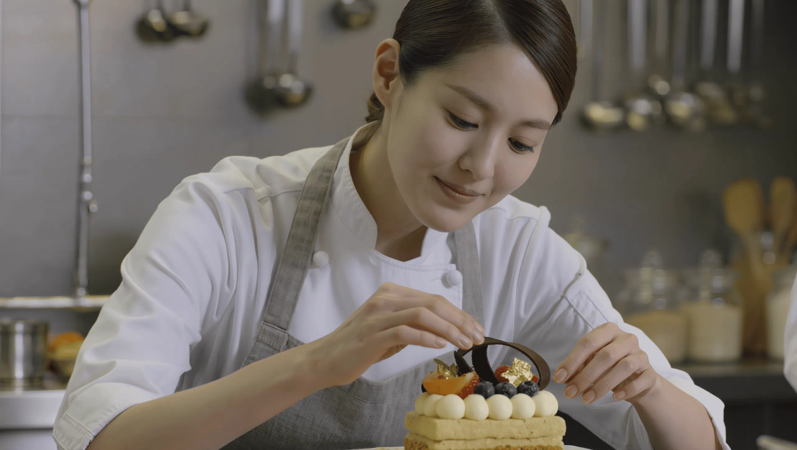Female private chef